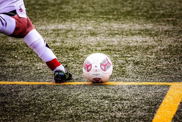 詹姆斯放弃5200万年薪，担任湖人绿叶角色，为第五冠全力以赴.